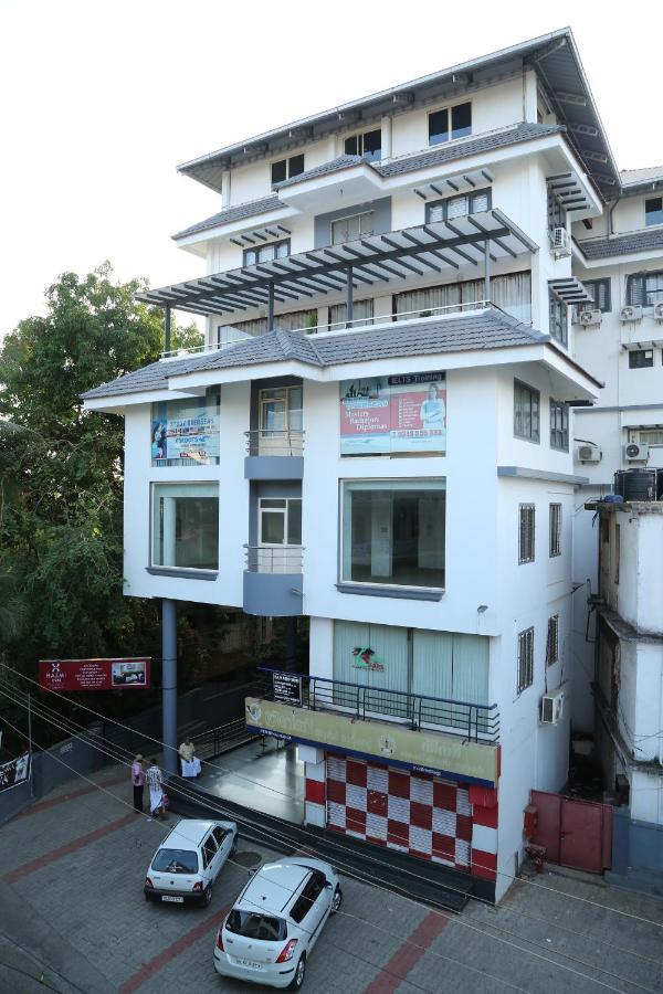 Hazmi Inn Perintalmanna Exterior foto
