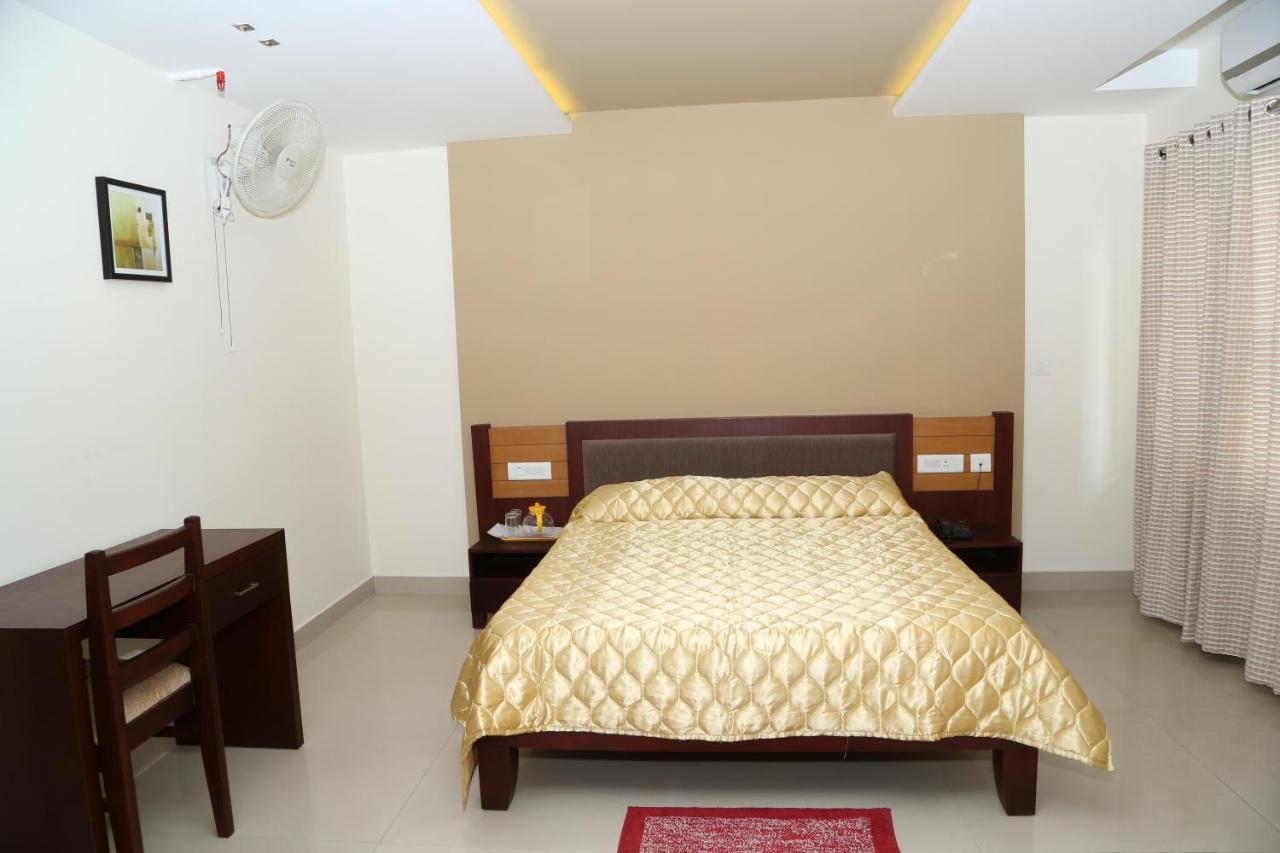Hazmi Inn Perintalmanna Exterior foto